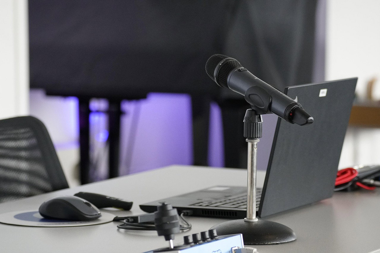 Transcription vs Data Entry vs Virtual Assistant Jobs in Kenya: Which Online Job Pays Better?