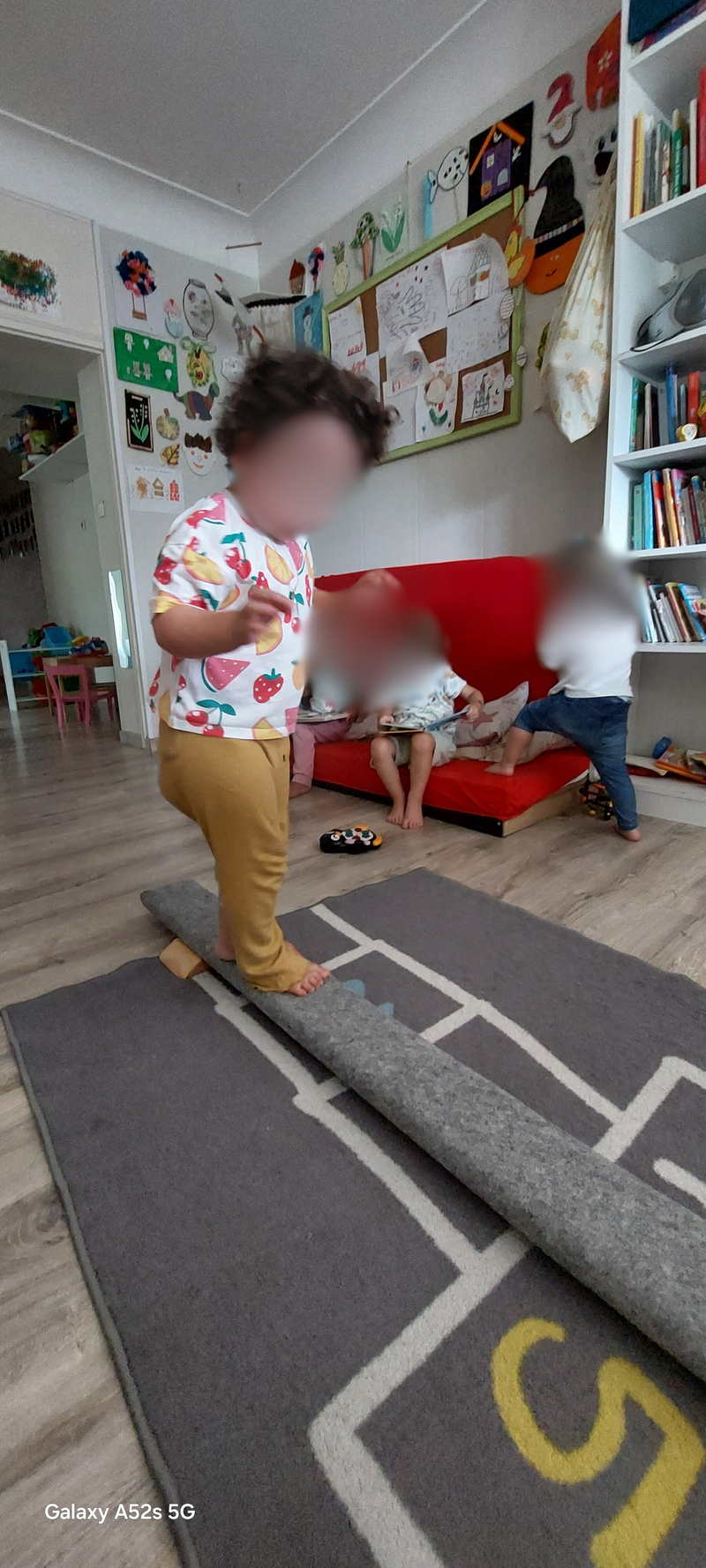 Parcours, poutre, jeux de balles, relaxation, yoga...