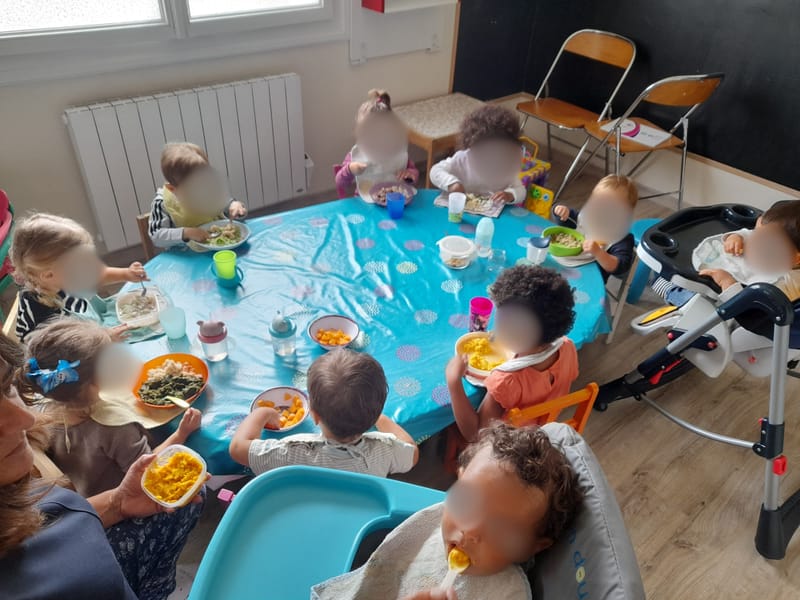 La MAM c'est aussi manger, dormir, se changer...