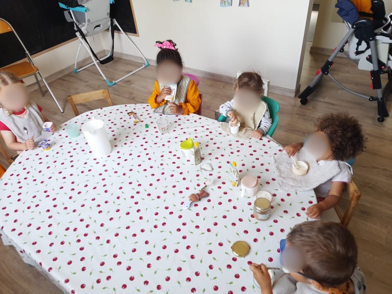 La MAM c'est aussi manger, dormir, se changer...