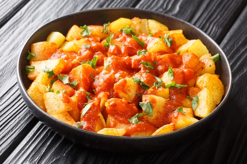 PATATAS FRITAS O BRAVAS