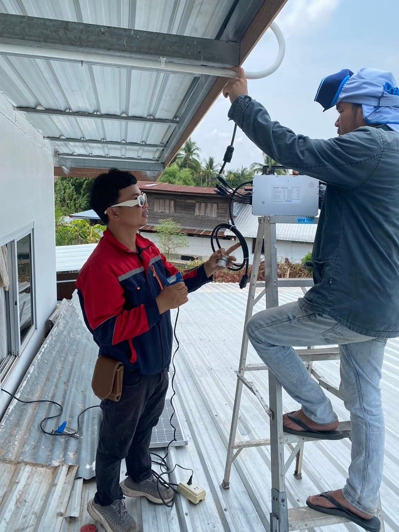 งานติดตั้งเพิ่มระบบโซลาร์เซลล์ Micro Inverter (ลูกค้ามีแอร์อยู่แล้ว) อ.เขมราฐ จ.อำนาจเจริญ