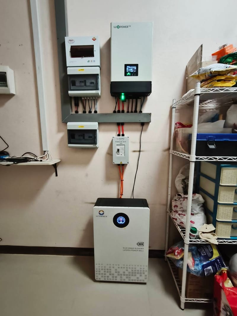 งานติดตั้งโซลาร์เซลล์ 6 Kw. 1Phase Off-Grid Hybrid อ.โกสุมพิสัย จ.มหาสารคาม