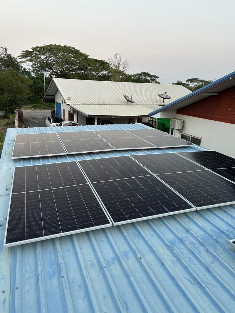 งานติดตั้งโซลาร์เซลล์ 6 Kw. 1Phase Off-Grid Hybrid อ.โกสุมพิสัย จ.มหาสารคาม