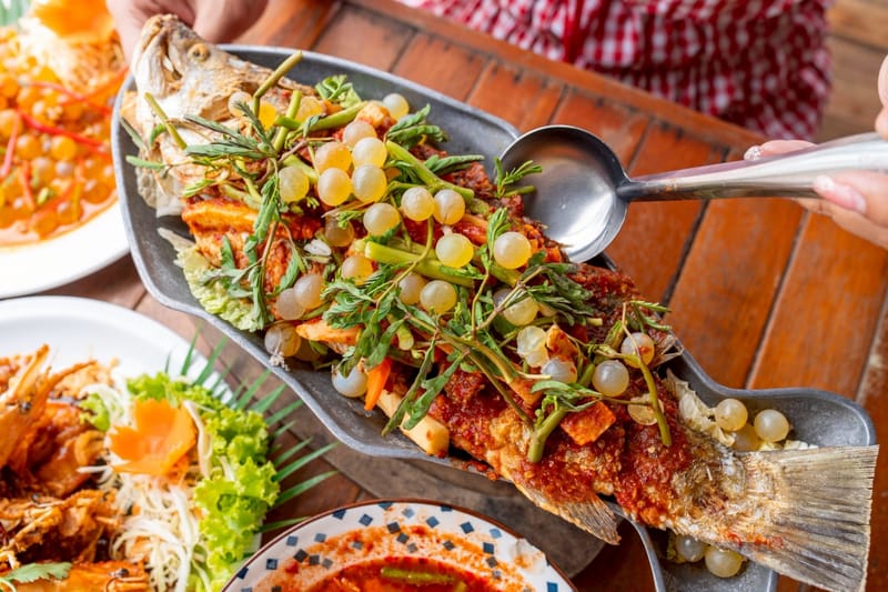 ปลากะพงแปะซะไข่ปลาริวกริว