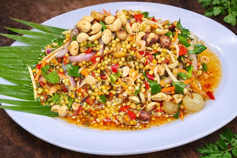 ยำสามไข่