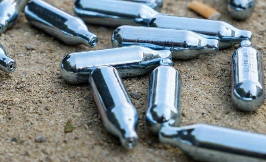 Protoxyde d’azote et Nouveaux Usages : Le Guide de Prévention pour les Collectivités (2026)