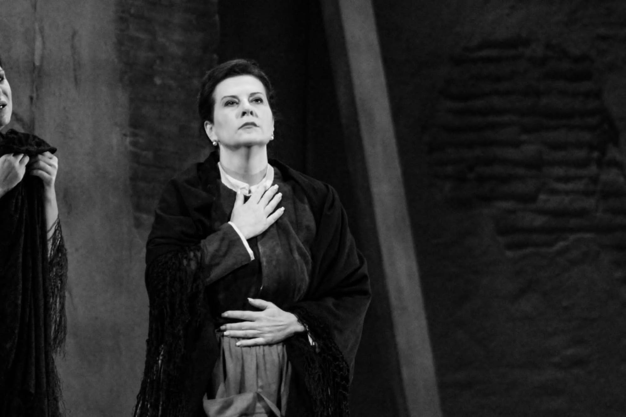 Opera Giocosa, Teatro