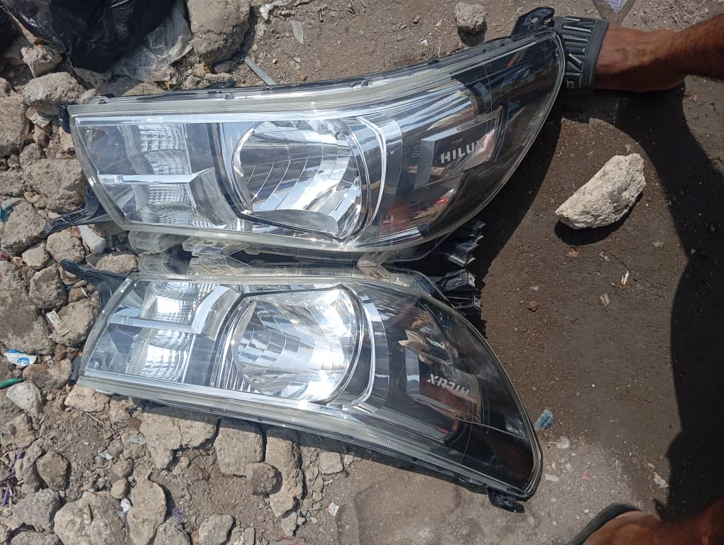 Headlight Toyota Hilux 2015 #100,000NGN