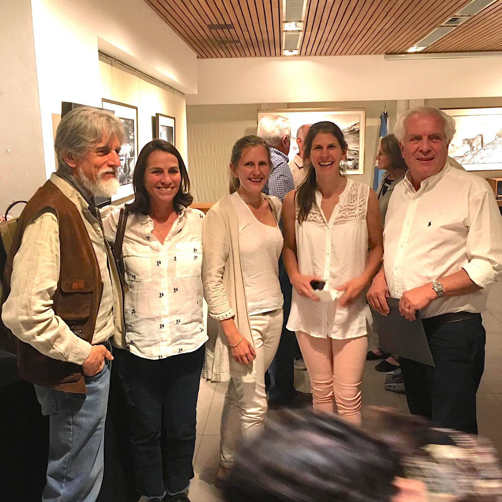 Georg Miciú y flia.Pintor representacional patagónico de escenas urbanas y campestres