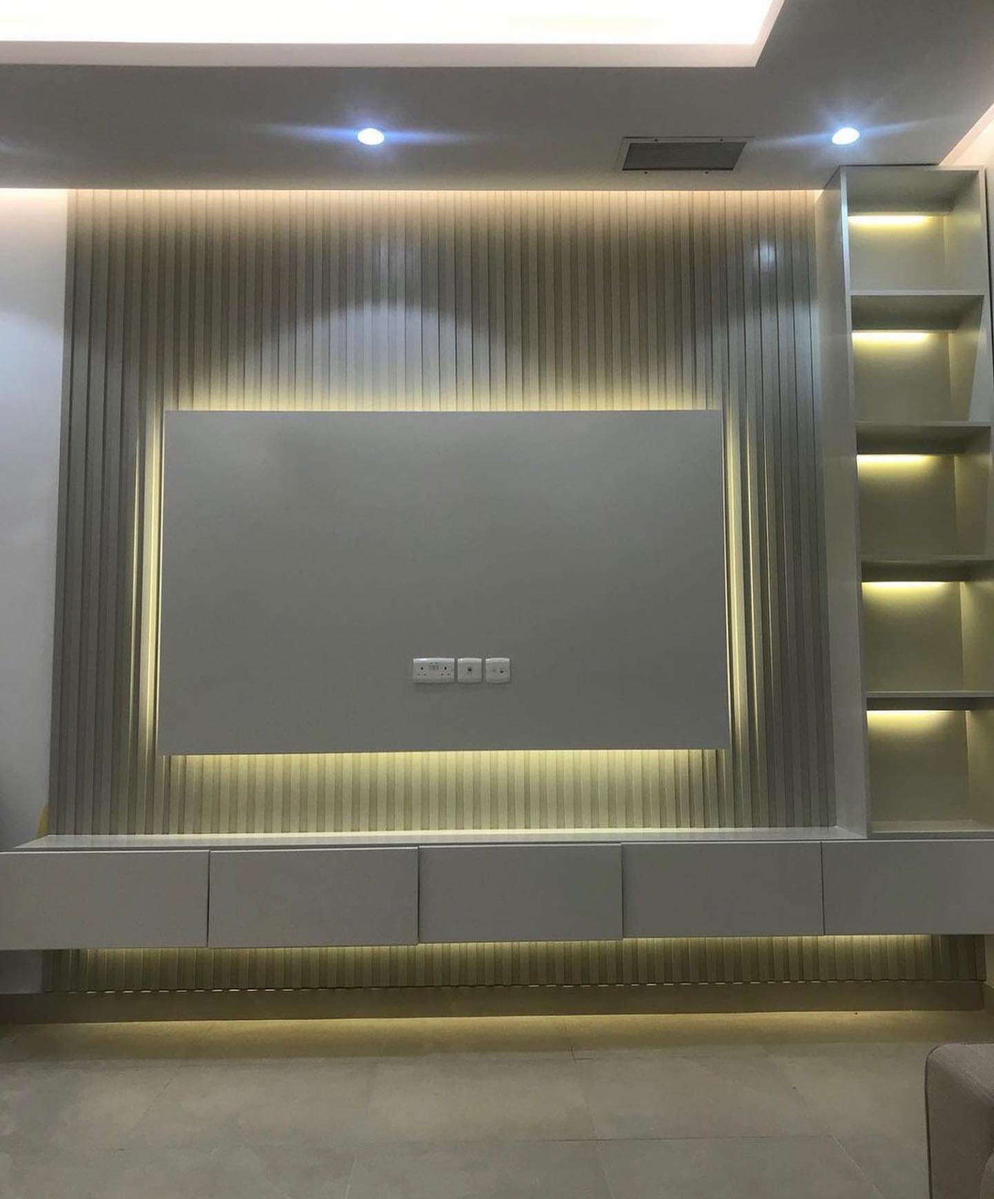 ديكور شاشات الدمام الخبر القطيف | تصميم عصري لغرف المعيشة