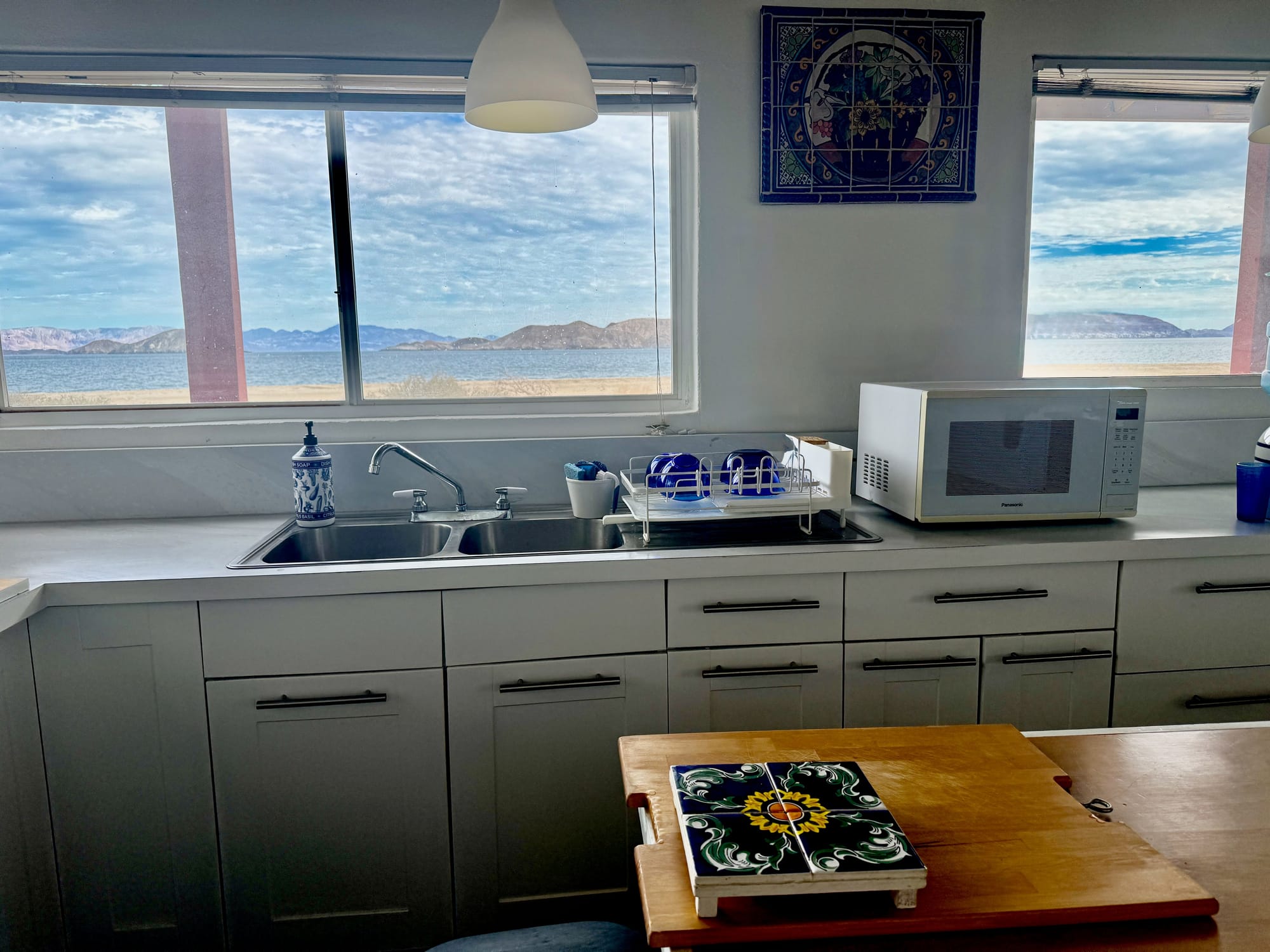 KT2 Sink with Ocean View