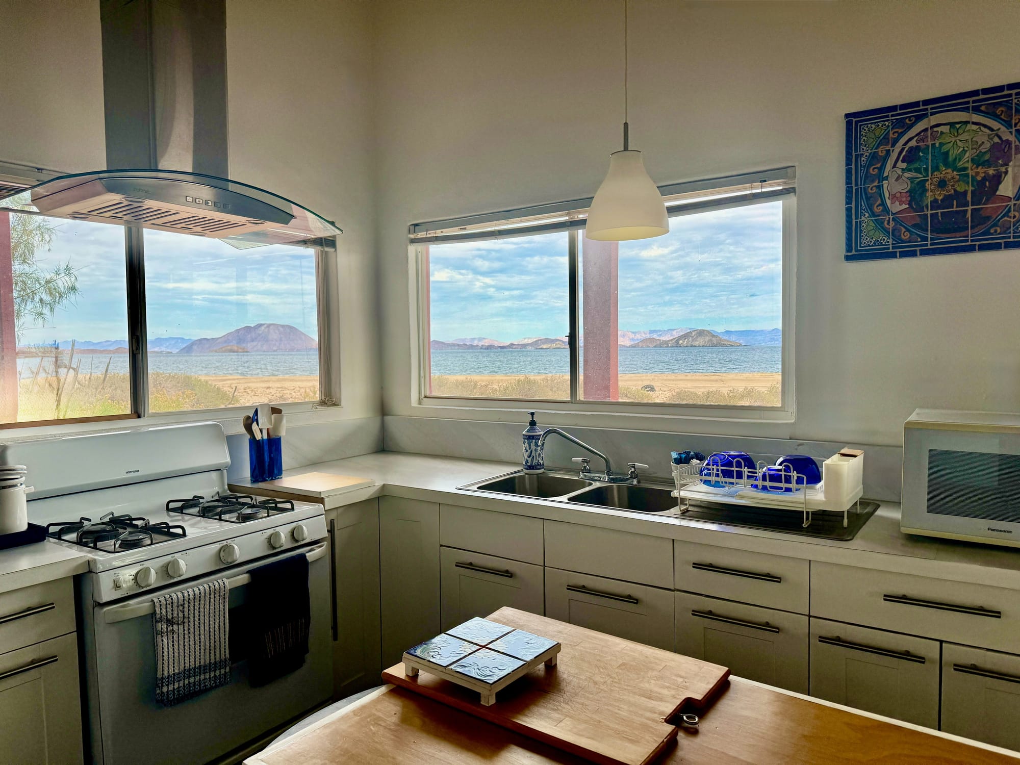 KT3 Stove Sink Ocean View