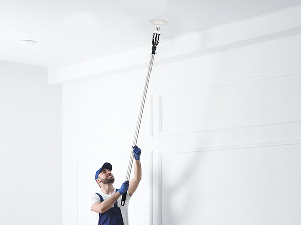 Request to change hard to reach light bulb