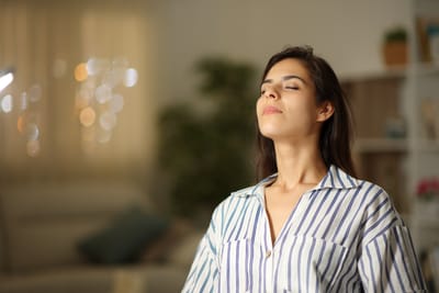 Comment l’hypnose aide à gérer le stress et l’anxiété ?