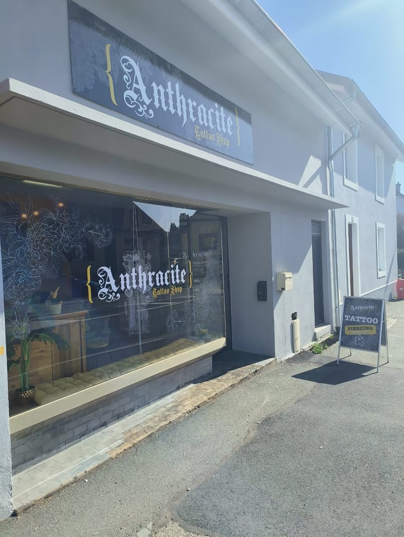 Anthracite tattoo shop