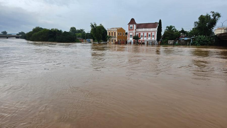 Artigo de opinião sobre projetos de resiliência hídrica