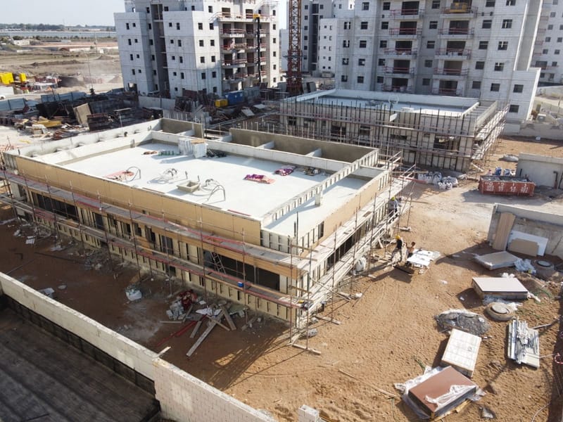 הקמת מתחם גני ילדים רחל המשוררת ונעמי שמר , יבנה 