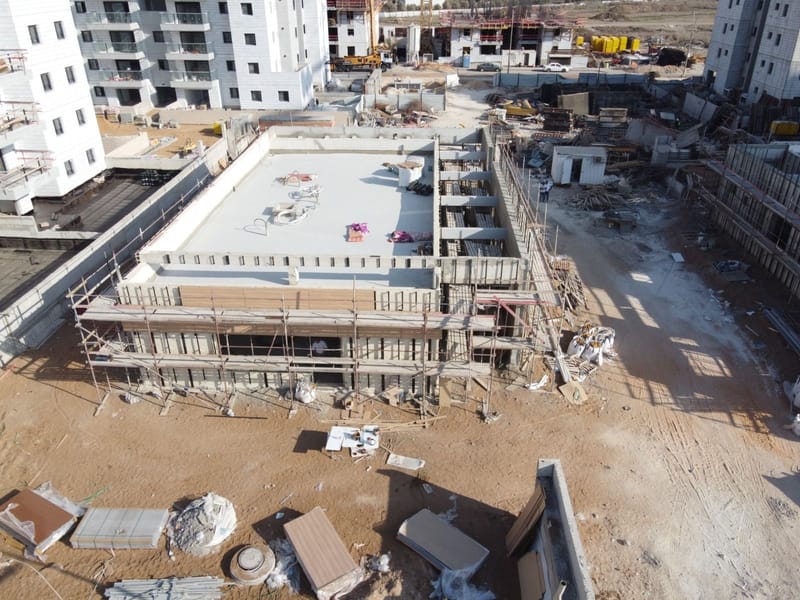 הקמת מתחם גני ילדים רחל המשוררת ונעמי שמר , יבנה 