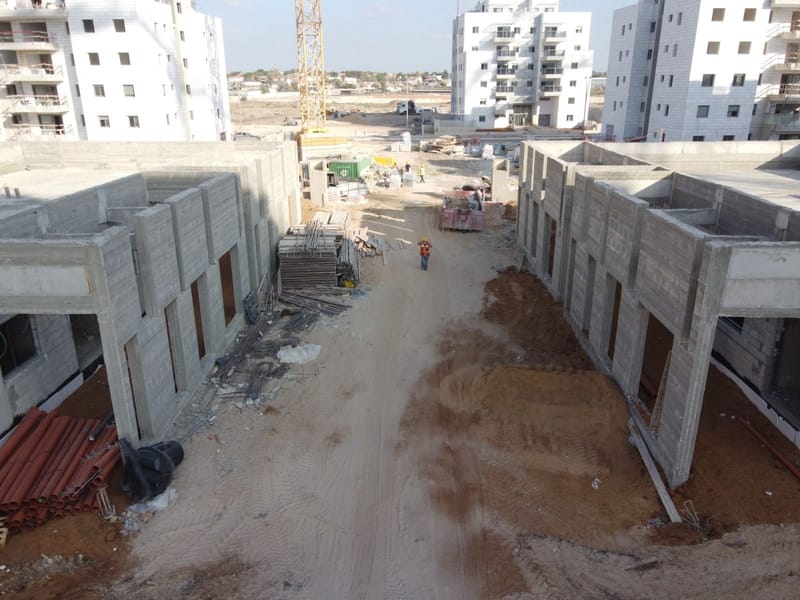 הקמת מתחם גני ילדים רחל המשוררת ונעמי שמר , יבנה 