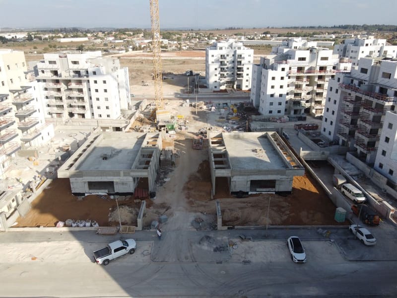 הקמת מתחם גני ילדים רחל המשוררת ונעמי שמר , יבנה 