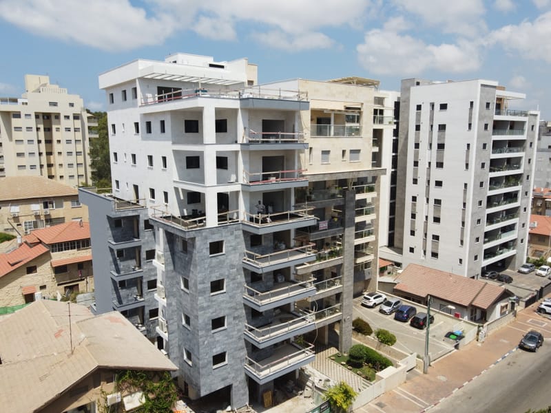 מזמין העבודה: משה ושושנה קדשאב