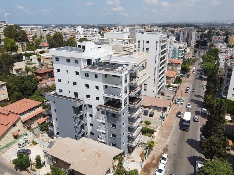 מזמין העבודה: משה ושושנה קדשאב