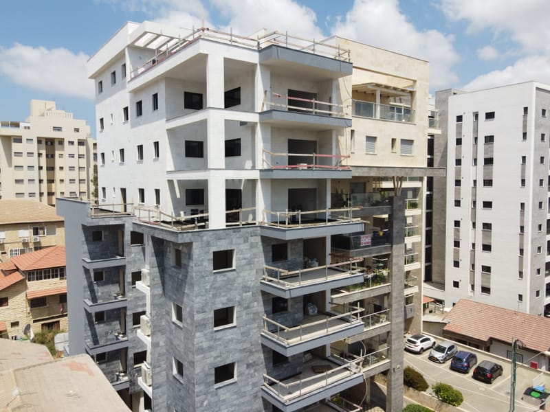 מזמין העבודה: משה ושושנה קדשאב