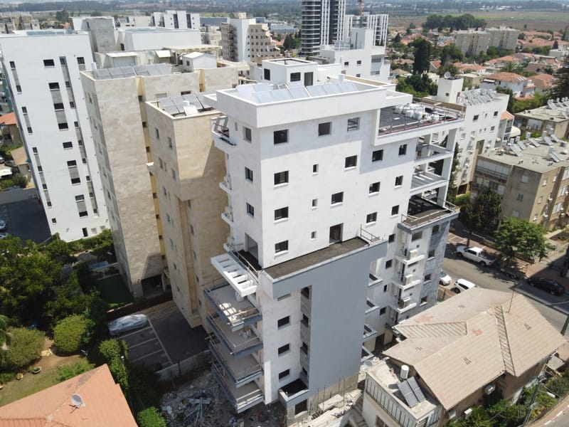 מזמין העבודה: משה ושושנה קדשאב