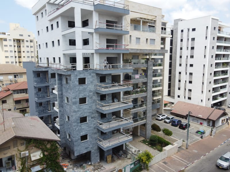 מזמין העבודה: משה ושושנה קדשאב