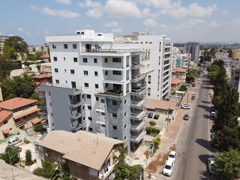 מזמין העבודה: משה ושושנה קדשאב