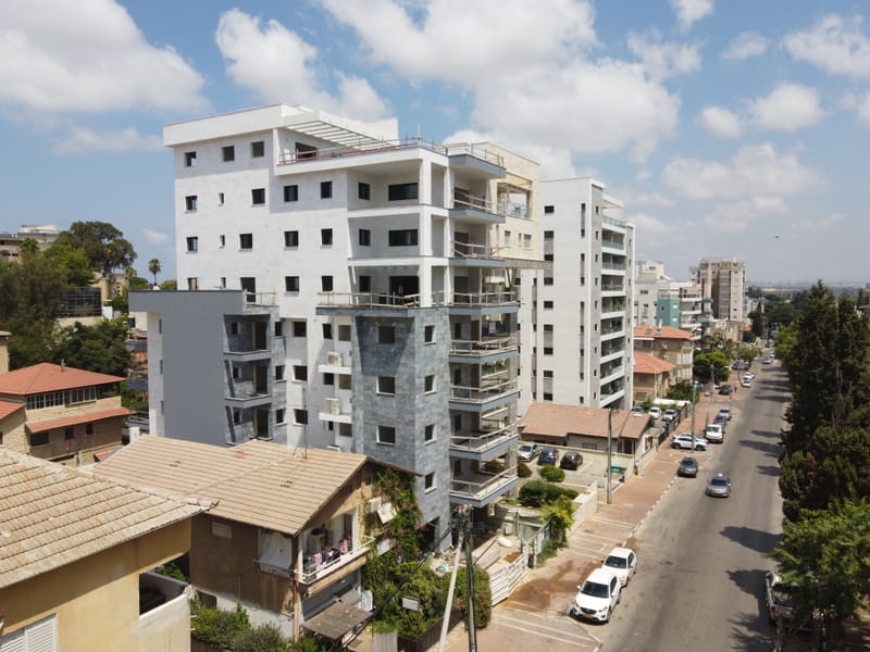 מזמין העבודה: משה ושושנה קדשאב