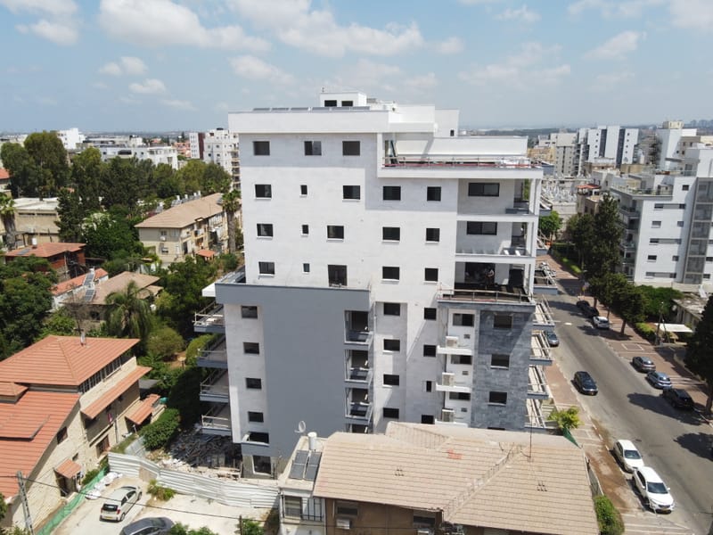 מזמין העבודה: משה ושושנה קדשאב