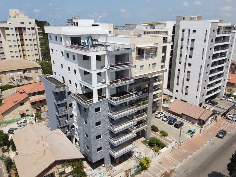 מזמין העבודה: משה ושושנה קדשאב