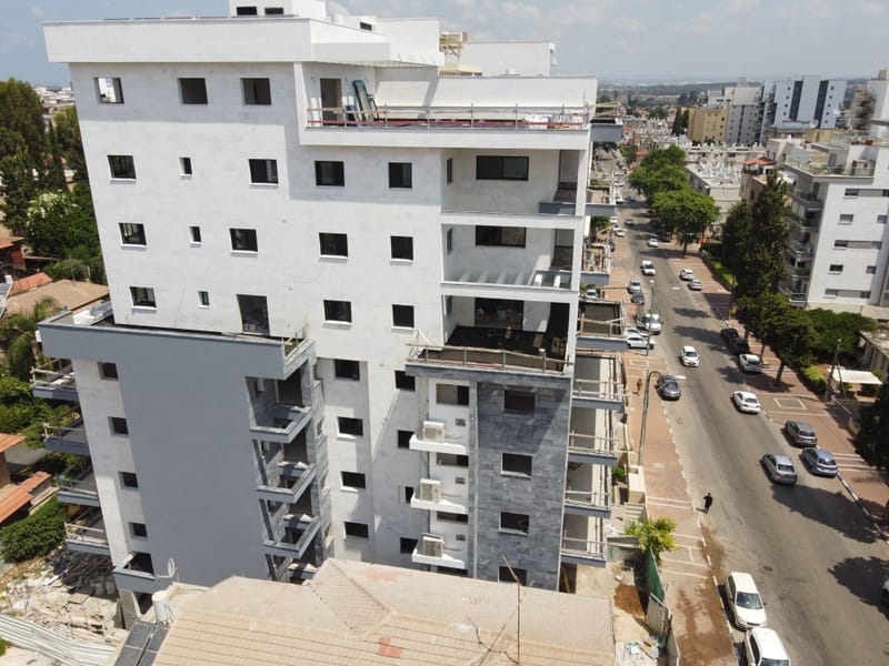 מזמין העבודה: משה ושושנה קדשאב