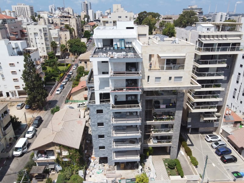 מזמין העבודה: משה ושושנה קדשאב