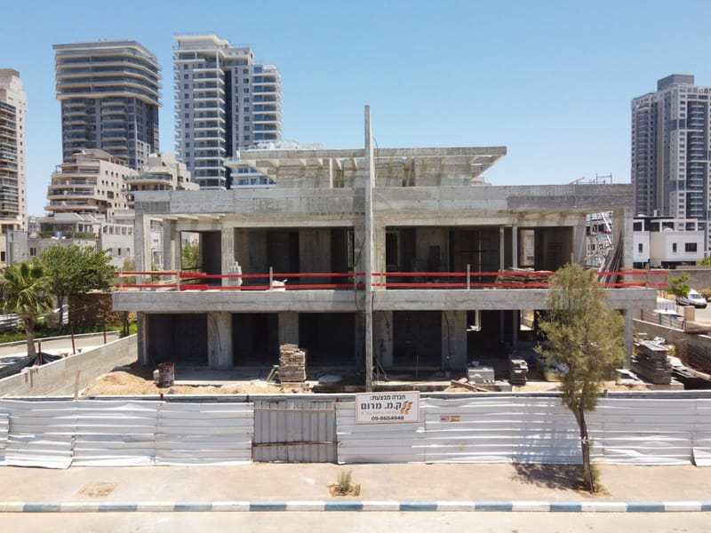 מזמין העבודה: שלמה פרישמן ואבנר שמר.