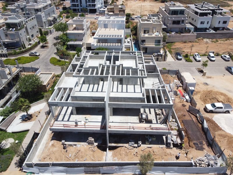 מזמין העבודה: שלמה פרישמן ואבנר שמר.