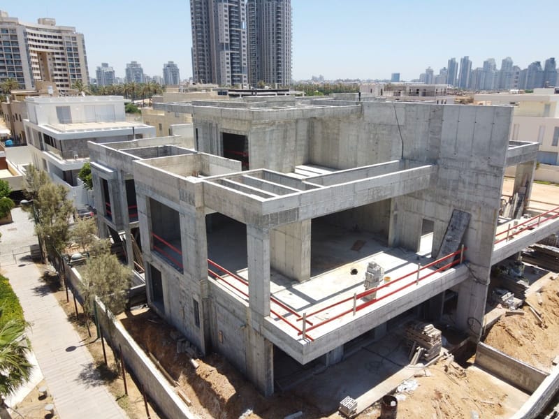 מזמין העבודה: שלמה פרישמן ואבנר שמר.