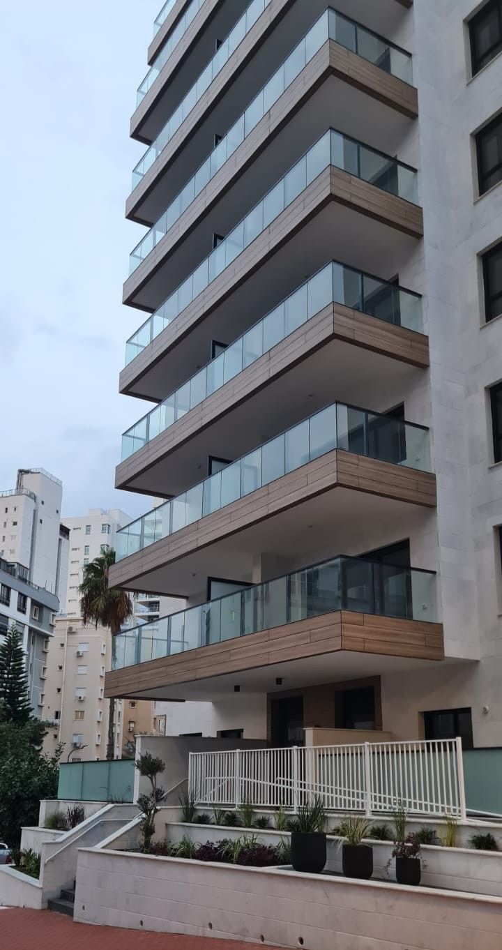 מזמין העבודה: קבוצת רכישה