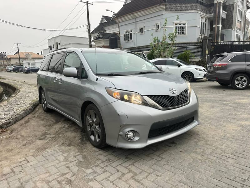 2014 Sienna Sport edition