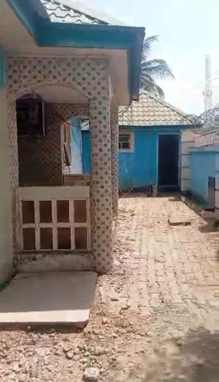 Standard Spacious Three Bedroom Apartmen