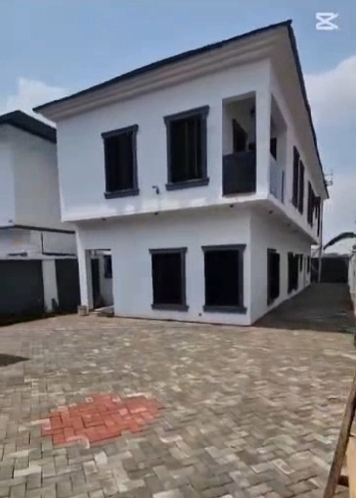 4bedroom semi detached duplex