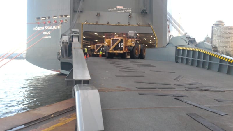 Hoegh Sunlight - vessel loading