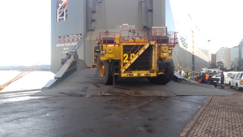 Hoegh Sunlight - vessel loading