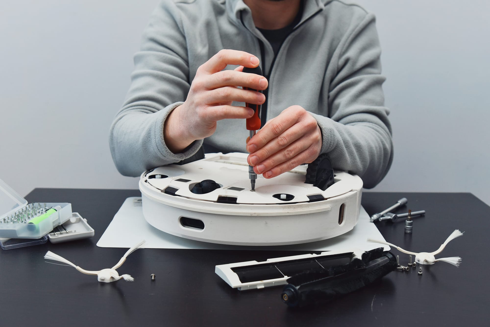 טופ 12 טיפים לתחזוקה נכונה של שואב רובוטי, להארכת חיי סוללה ושמירה על ביצועים