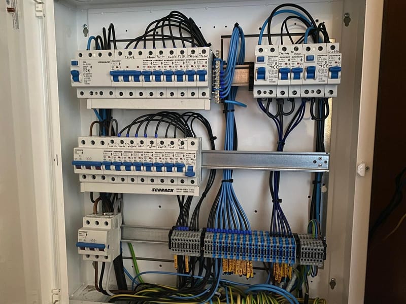 Elektroinstalace, inteligentní domy a hromosvody