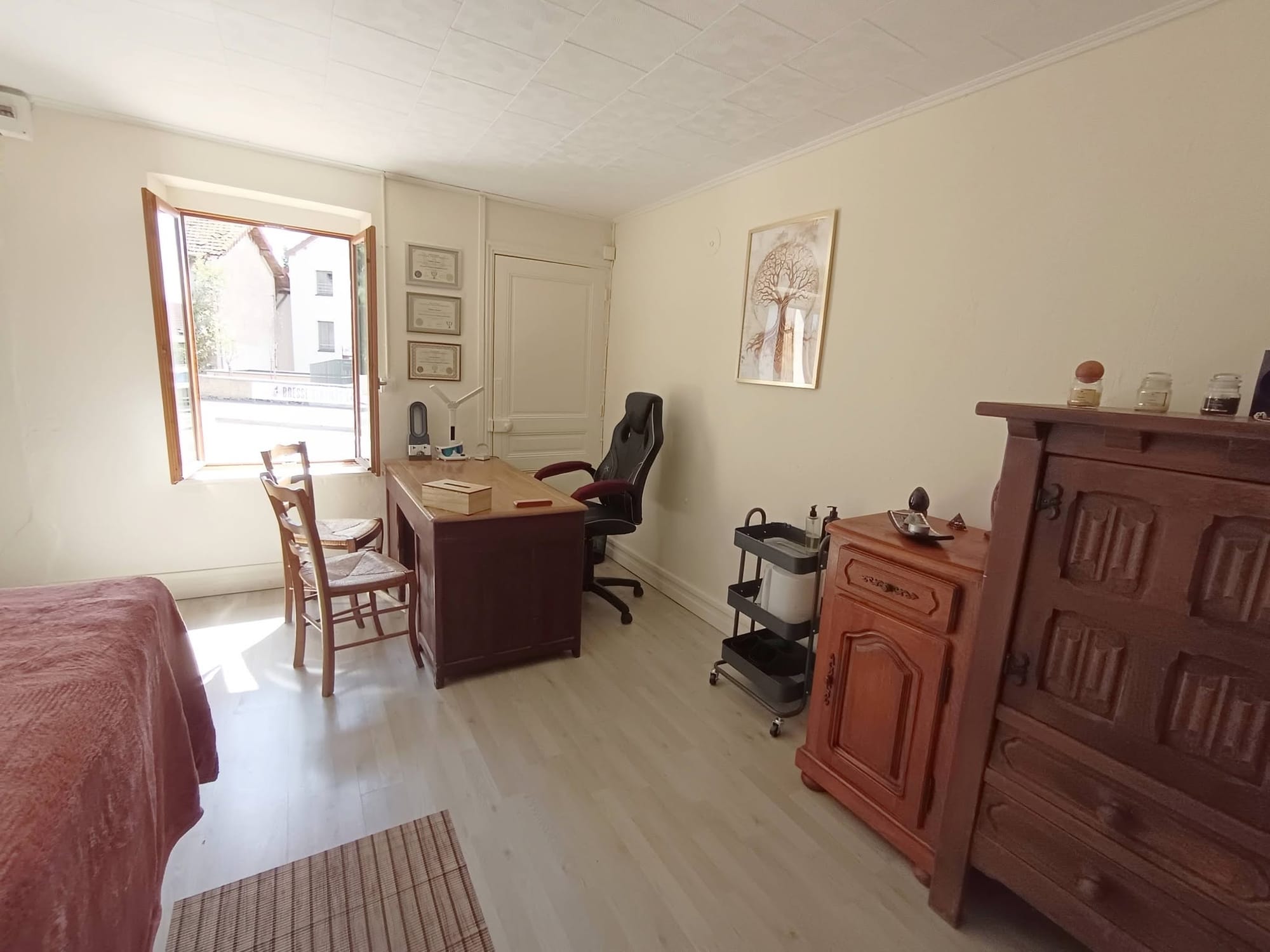 Le bureau de M. Romand Stéphane