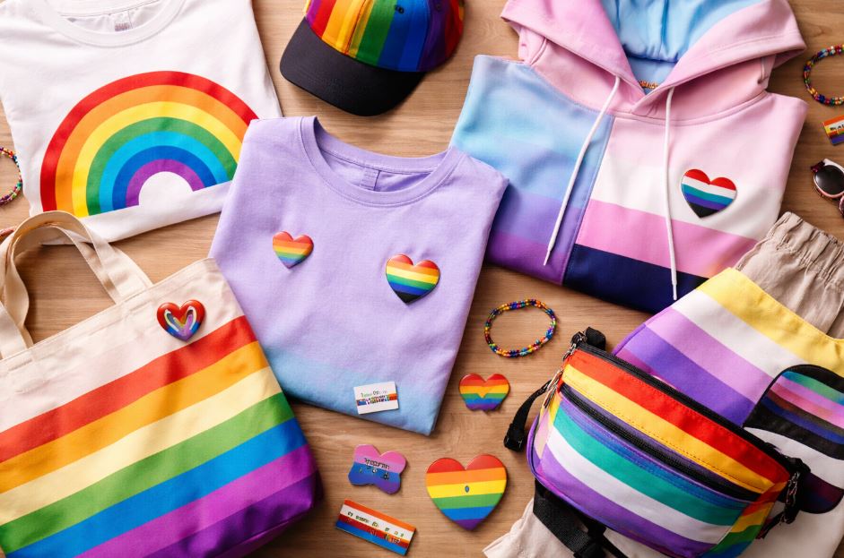 differents symboles lgbt et vêtements