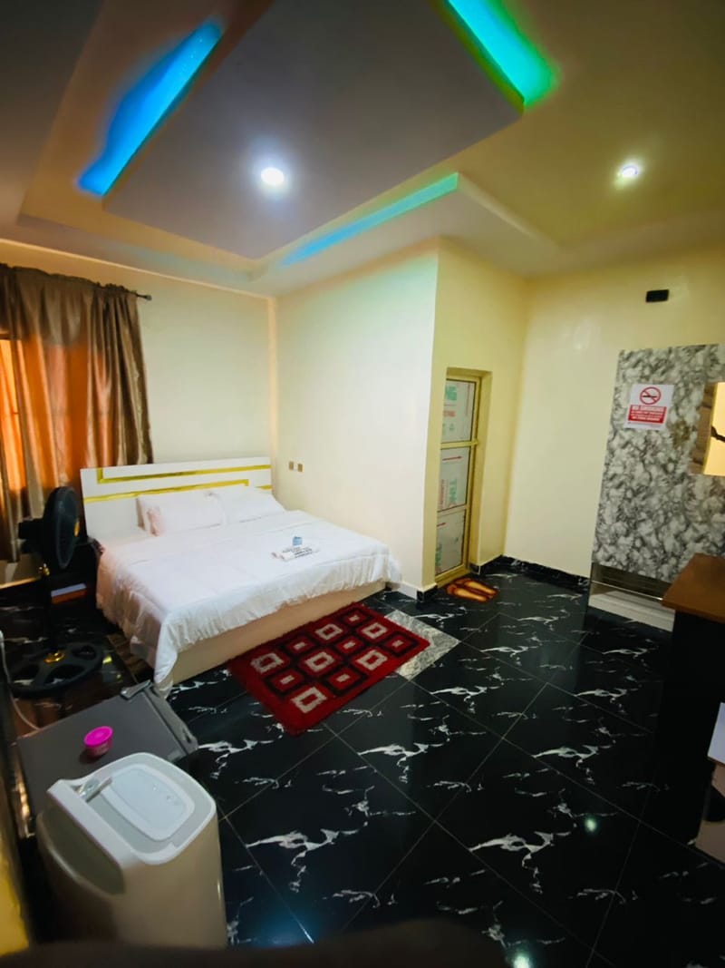 BUSINESS SUITE
